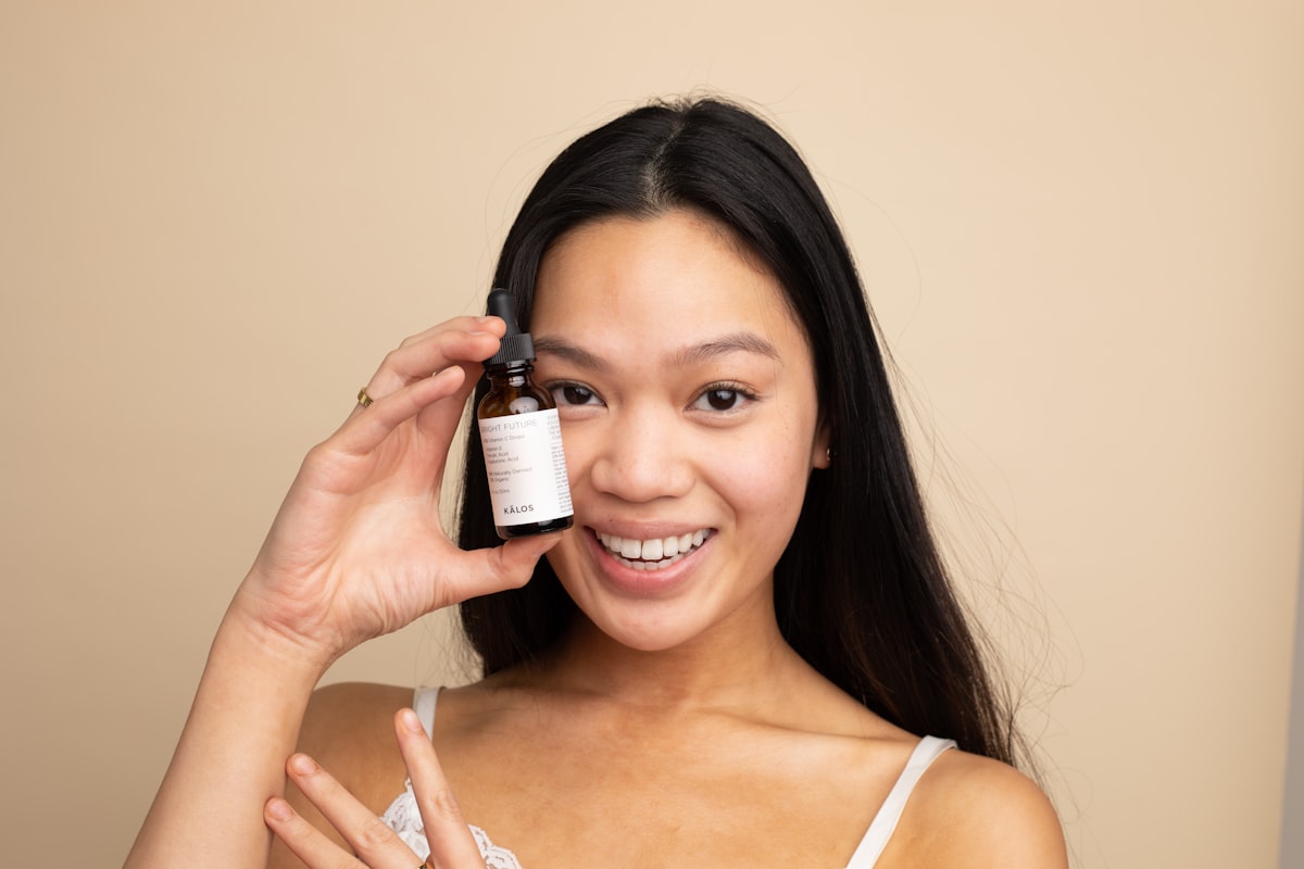 Yoga facial y ejercicios para elasticidad de la piel